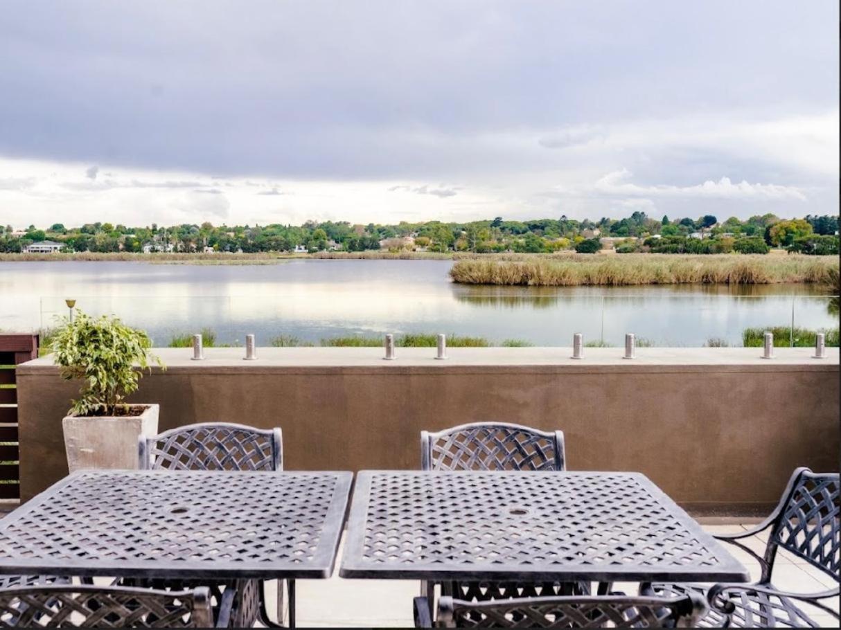 One O Eight Boutique Hotel Benoni Exteriör bild