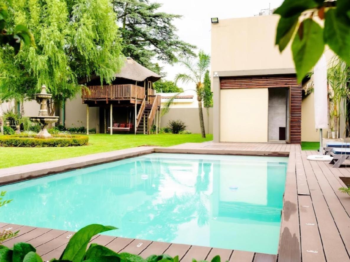 One O Eight Boutique Hotel Benoni Exteriör bild