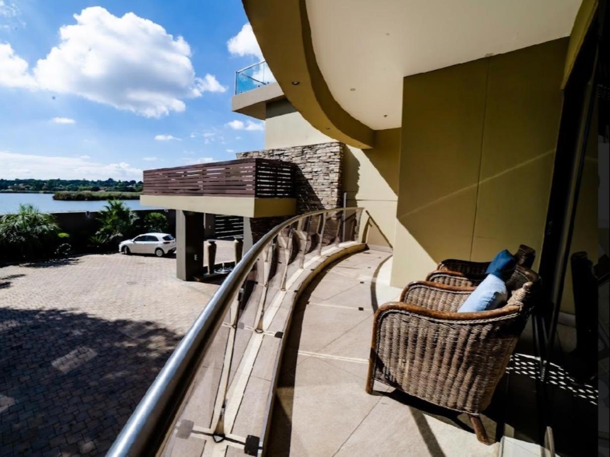 One O Eight Boutique Hotel Benoni Exteriör bild