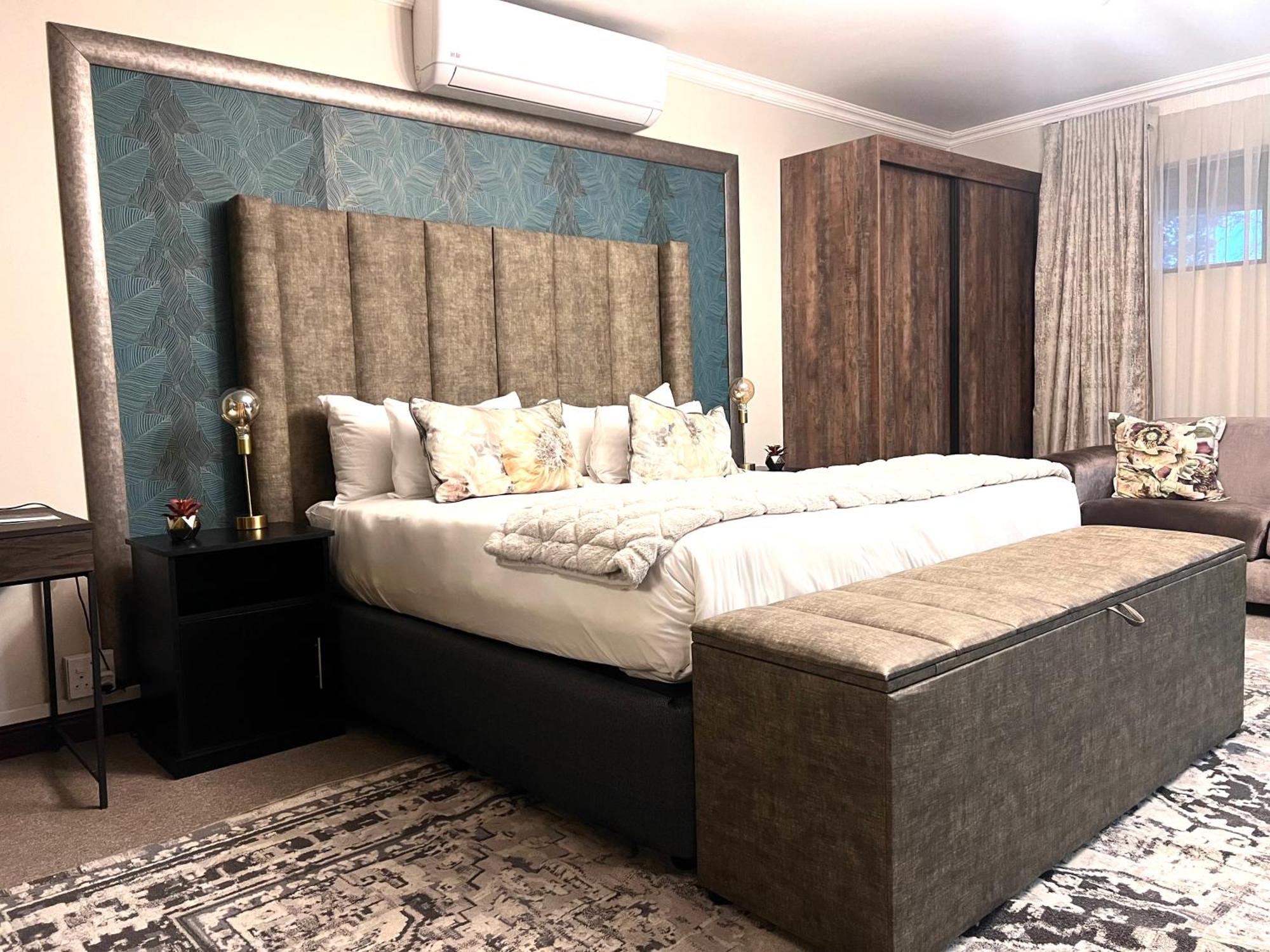 One O Eight Boutique Hotel Benoni Exteriör bild