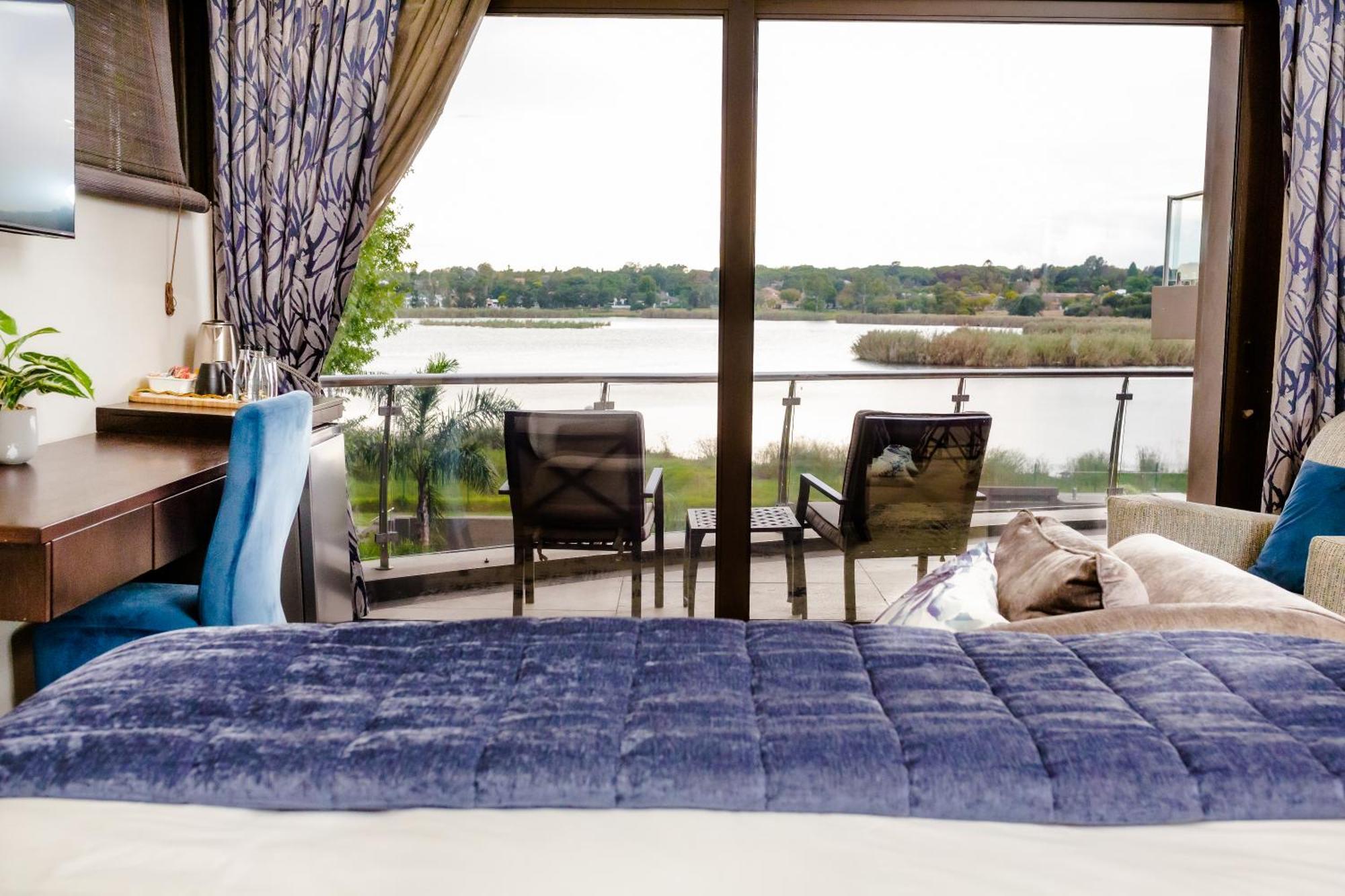 One O Eight Boutique Hotel Benoni Exteriör bild